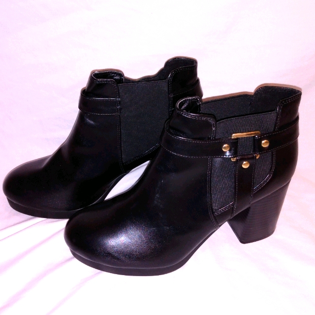 Christian Siriano Chunky Heeled Boots 9.5